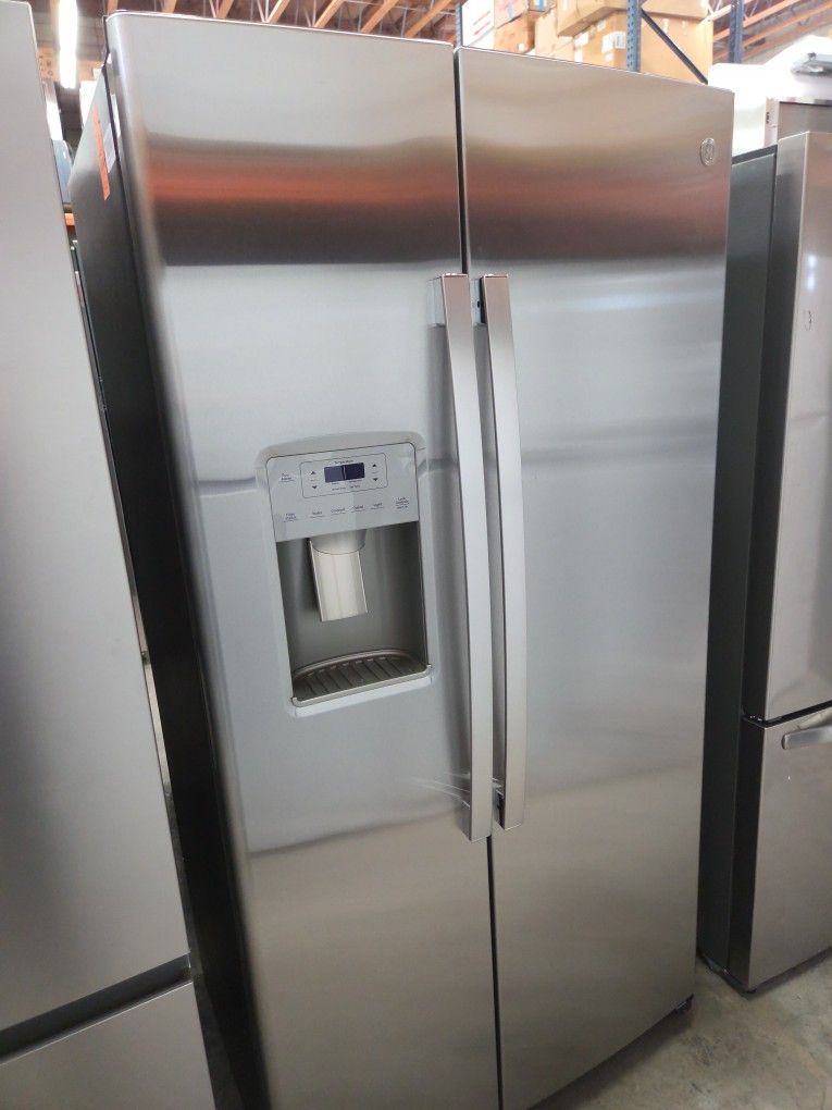GE Side By Side 26 Cu Ft Refrigerator Stainless Steel New