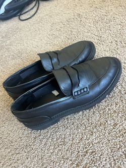 Women’s Shoes Size 11 Used