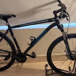 Trek X-Caliber 5 Mountain Bike – 29” Wheels