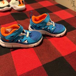Baby Nikes Size 5C 