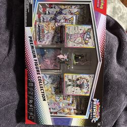 Pokémon Prismatic Evolution Premium Figure Collection Box