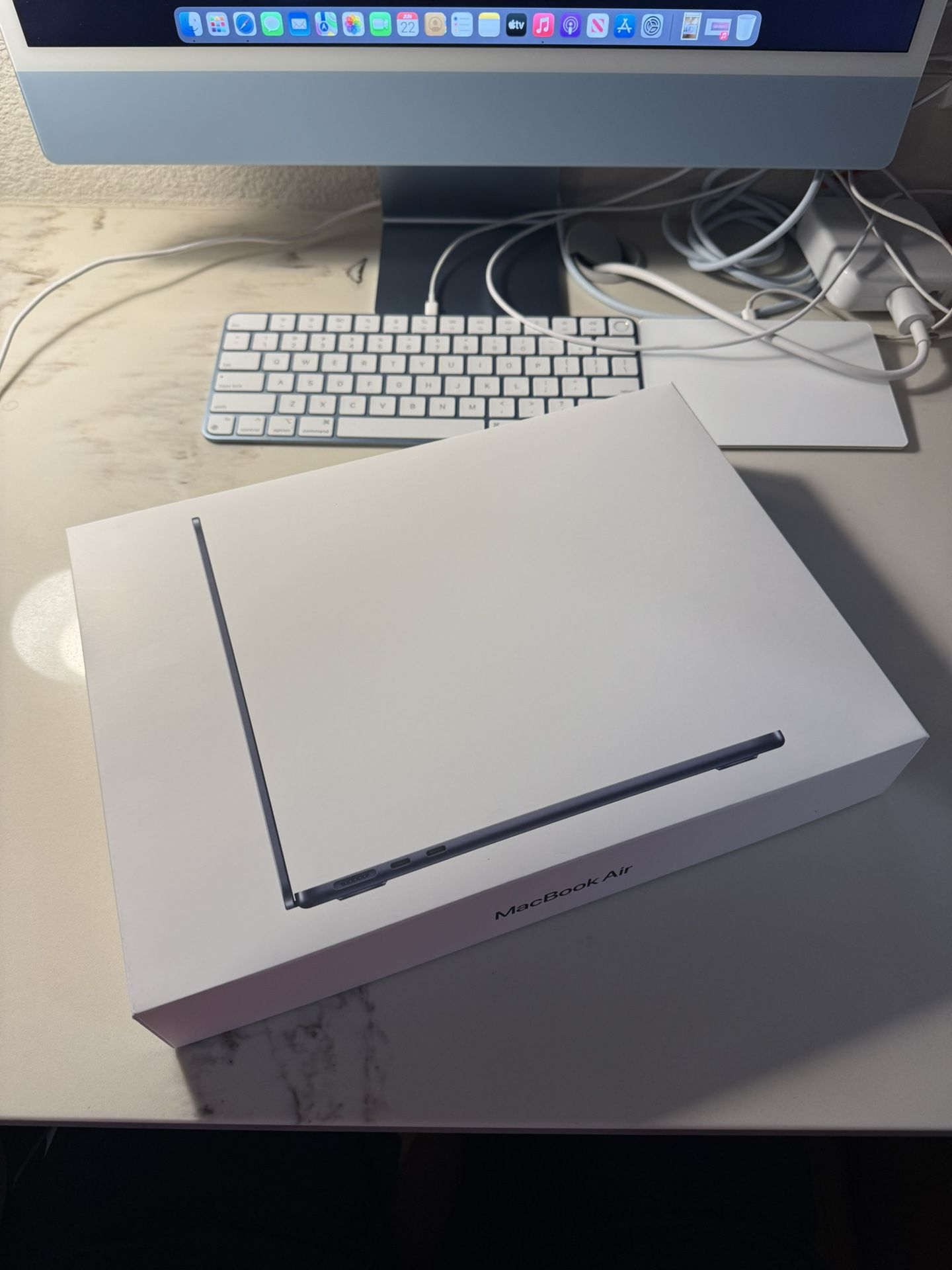 Apple 13” MacBook Air M4 Chip 16GB Ram 256GB! New sealed in box! We offer financing!