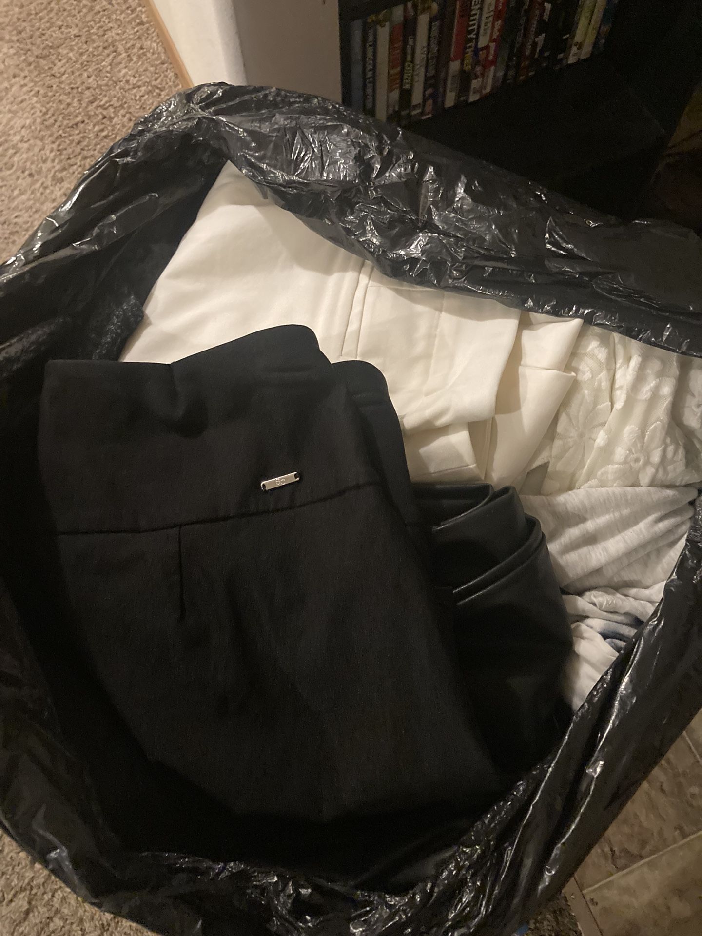 Big Bag Of Lady Clothes In Good Condition Free 