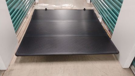 Truck bed cover