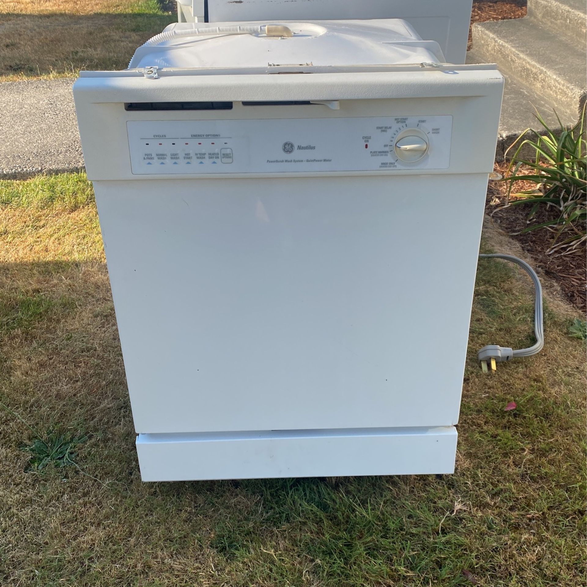 GE White Dishwasher