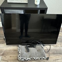 48 Inch TV With Free Roku Stick