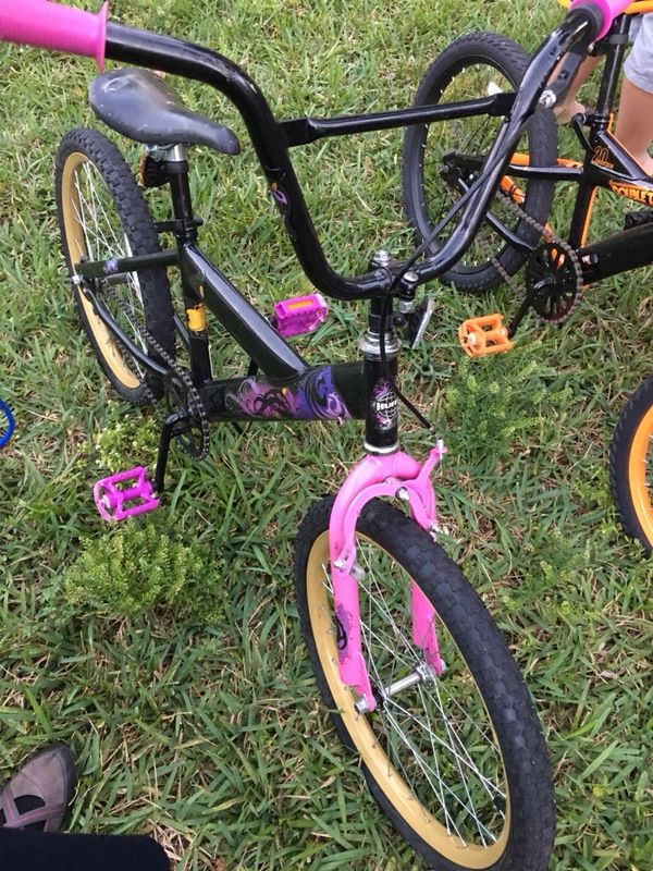 Girls 20 inch Huffy Disney Descendants Bike 🚲