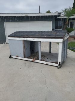 Free dog house