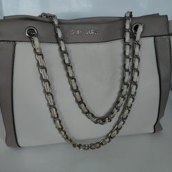 Gueess woman Purse New beige Color 