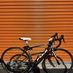 Road bike Fugi Grupset Shimano 105 2/10 size 52