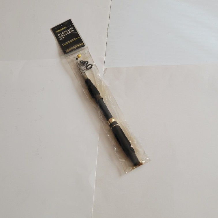 Vintage Penguin telescopic fiberglass fishing rod DT6500 spinning rod 
6'6" New, in original package.
Made in Korea.
Weight 7oz plus shipping material