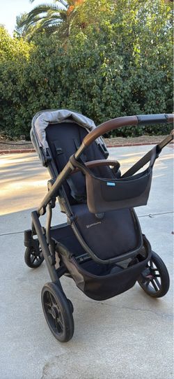 UPPAbaby Vista V2 Stroller + Bassinet & Extras — $500 OBO