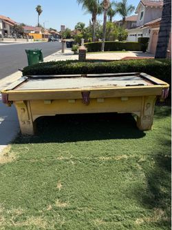 Free pool table