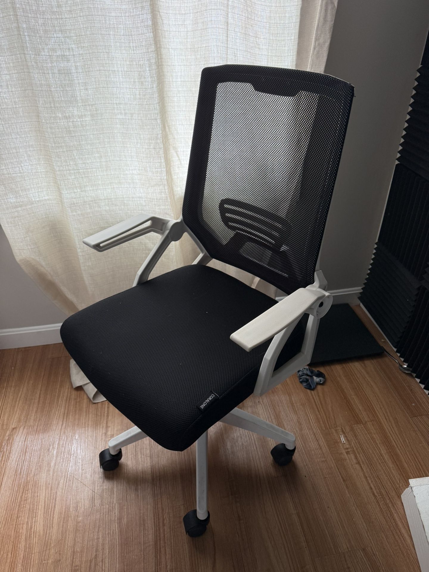 Ergonomic Mesh Office Chair with Adjustable Armrests – Black & White