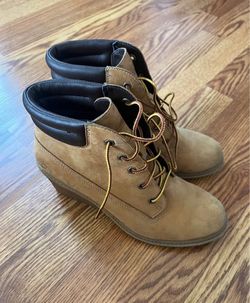 Timberland size 8.5 Women's Earthkeepers Amston wedge Boot 6 inch