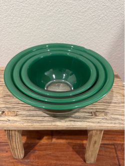 Pyrex emerald green nesting bowls