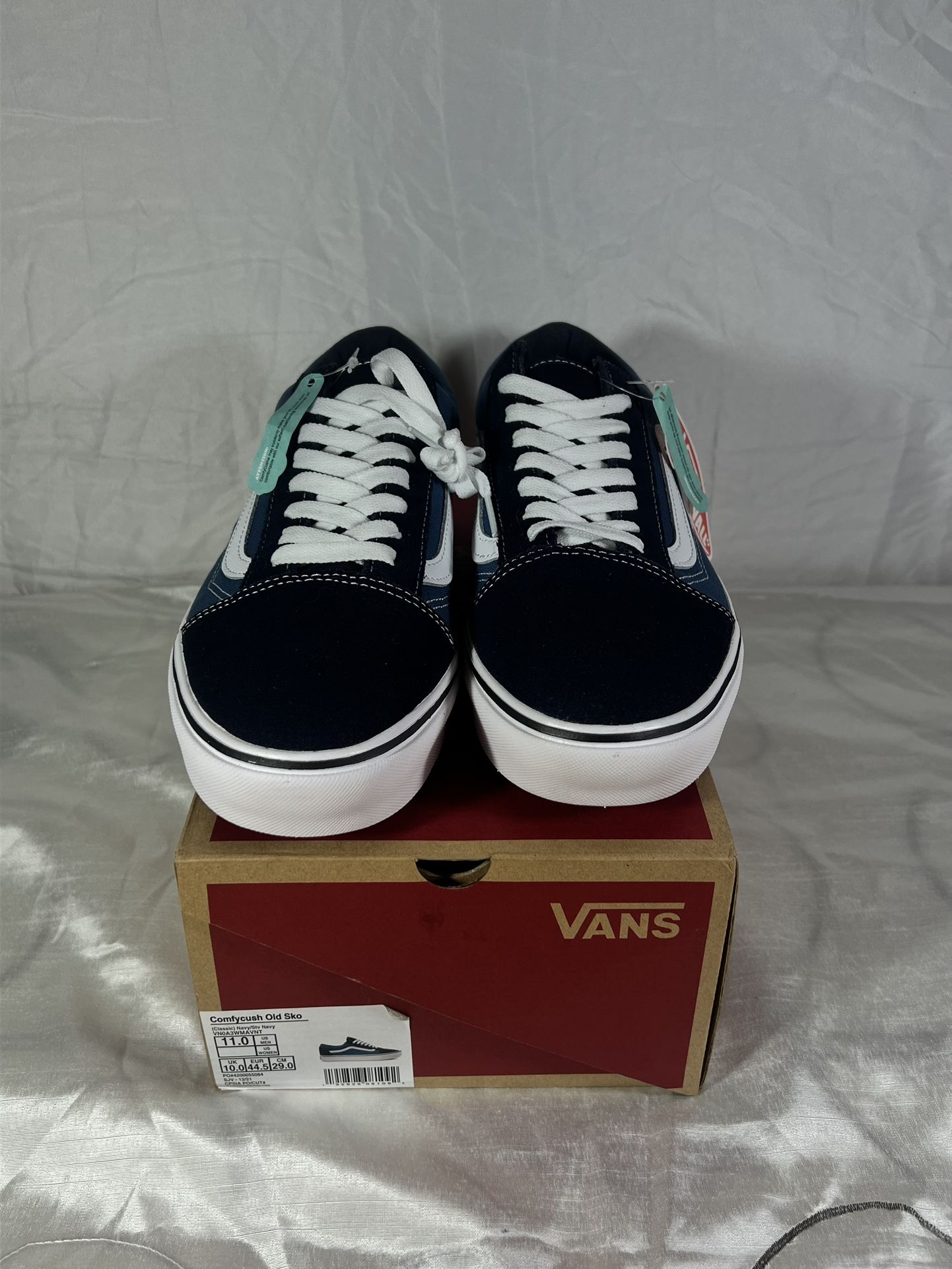 Navy/black Vans