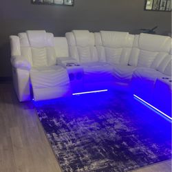 (Brand New!) Titanic Furniture White Power Reclining Sectional