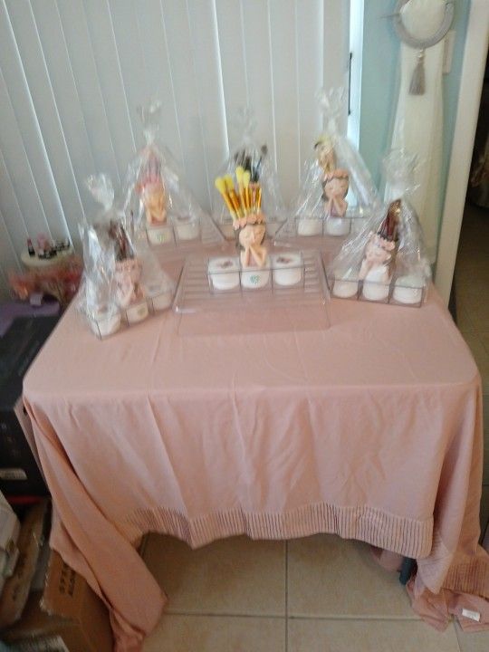 Come Makeup Brushes.