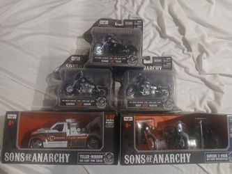 Sons of anarchy bikes and towtruck