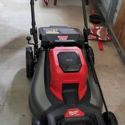 MILWAUKWEE MOWER
