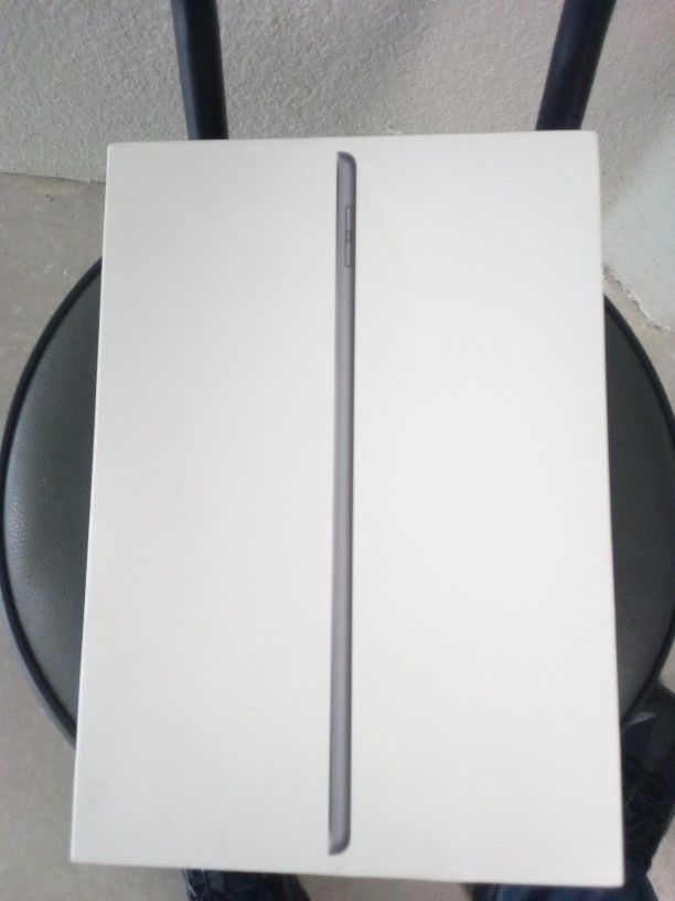 64g iPad 9th Gen Need To Replace Screen. Make Offers