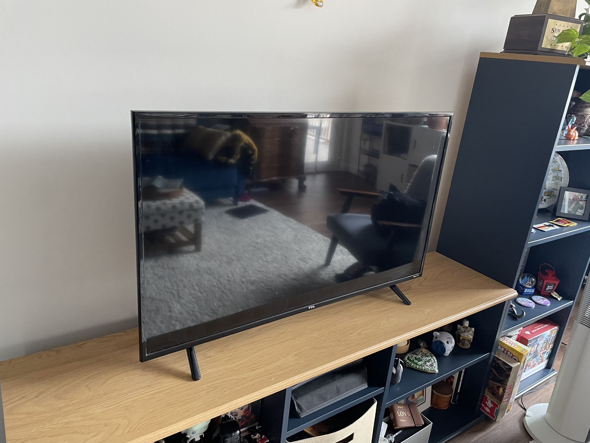 TCL Roku TV 38 Inches for Sale in Arlington, VA - OfferUp
