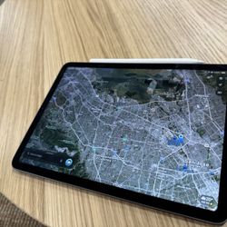 iPad Air 4 11in with pencil