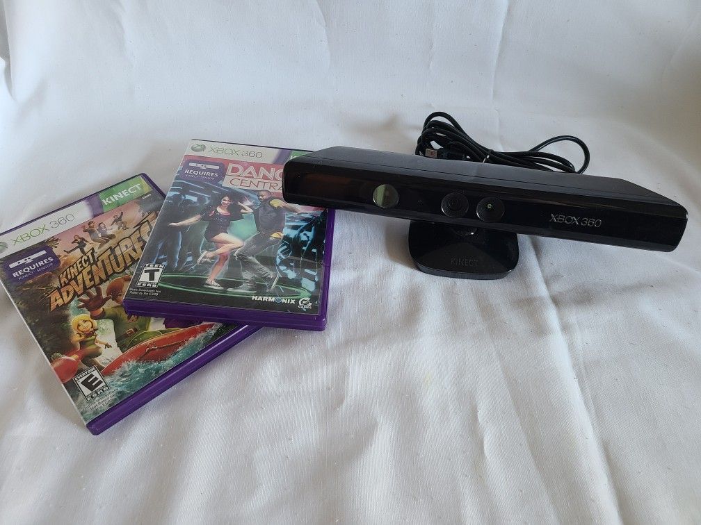 Microsoft XBOX 360 Kinect Sensor W/games