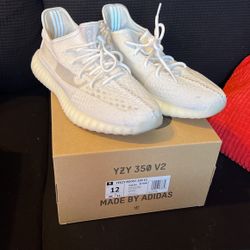 Yeezy 350 V2 In Great Condition!!!!