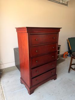 Cherry Wood 5-Drawer Tall Dresser