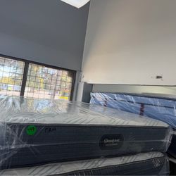 QUEEN SIZE SIMMONS BEAUTYREST PRESSURESMART (FIRM) MATTRESS & BOX SPRING BED SET