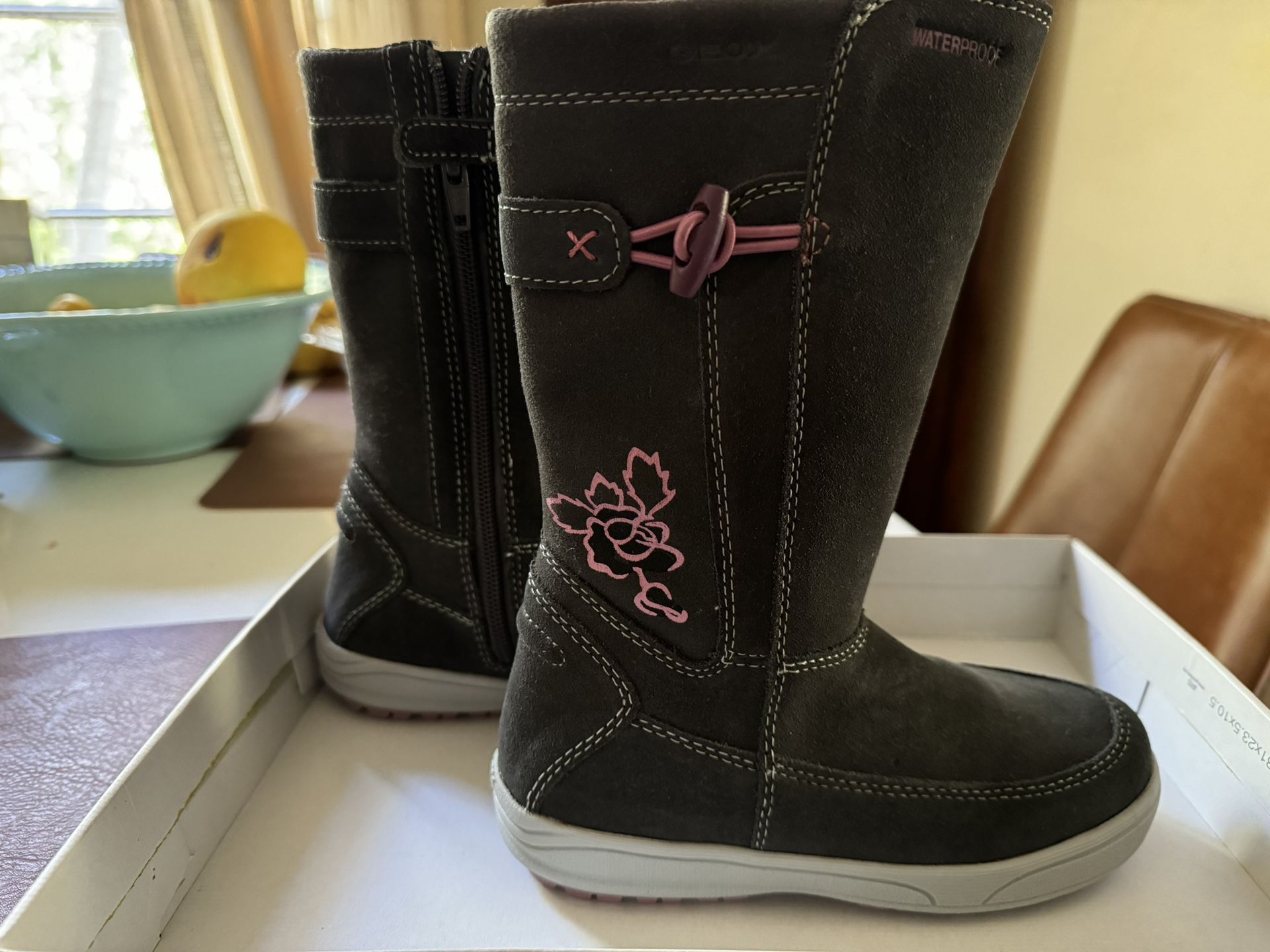 Geox, Italian Brand, Girls Boots Winter Snow NEW Sz 29 / 11 US