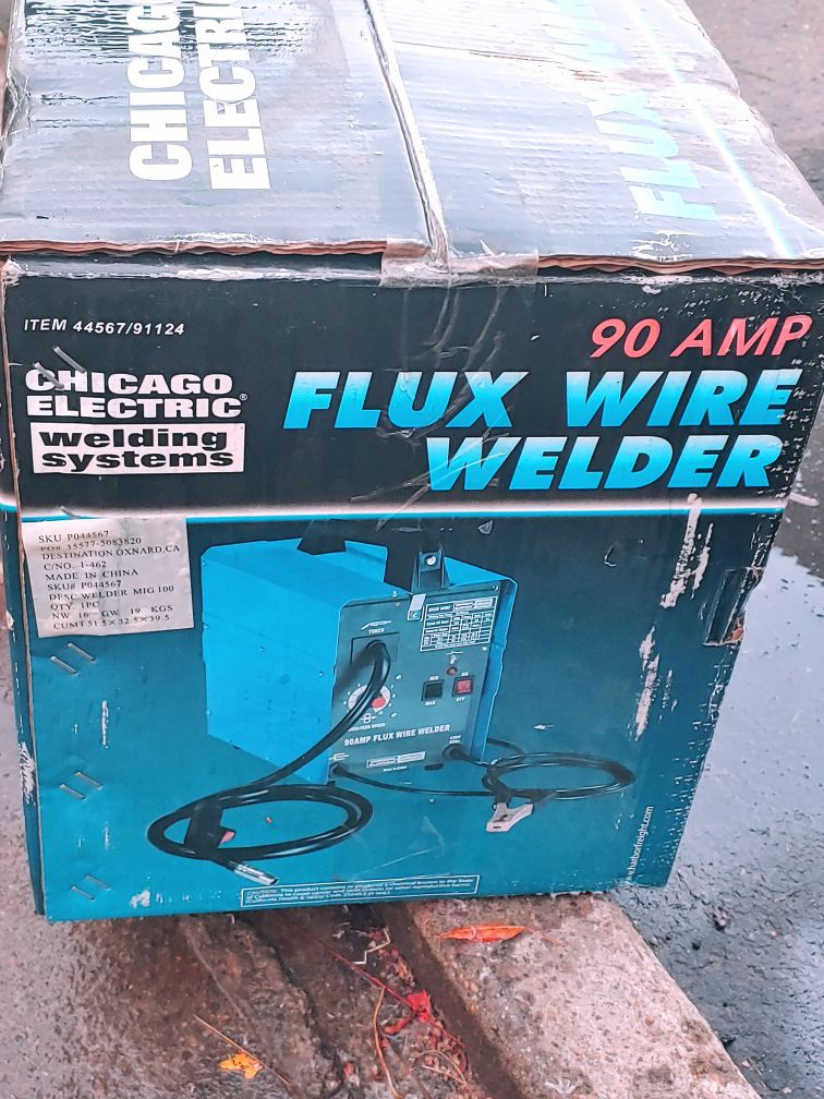 Flux wire welder Chicago electric BRAND NEW