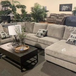 Brand New// Gray Oversized Sectional, Seccional, Couch// Delivery Available 