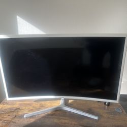 White Samsung 25 Inch Curve Computer Screen Plus L Shape Desk