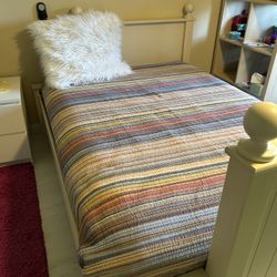 Full size bedroom set + Armchair + + Read Description