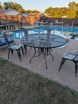 Black iron Patio table