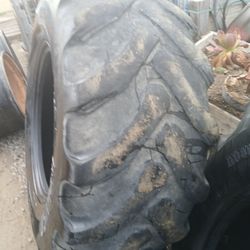 Tractor Tires 19.5 X24 Good An Cheap