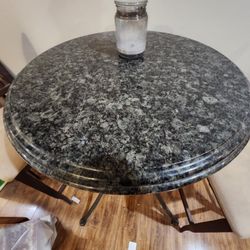 Hightop Table With 2 Chairs