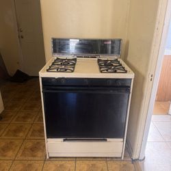Stove And Refrigerator 