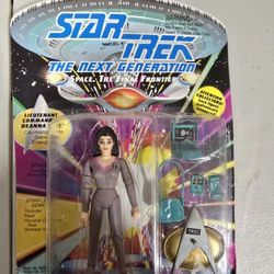 1993 Playmates Star Trek The Next Generation Lieutenant Commander Deanna Troi action figure