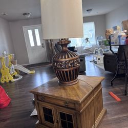Vintage Style Lamp And End Table/Coffee Table/Nightstand