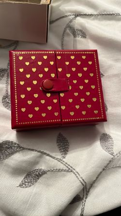New Vintage Avon Mini Ring Chest
