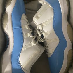 unc jordan 11s size 11