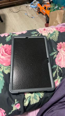 Samsung Galaxy tablet 10S with a touch pen