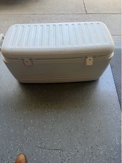 Large Igloo 120qt ice chest