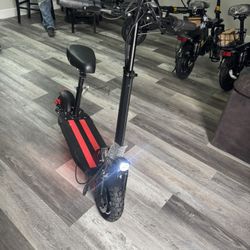 Electric Scooter Goes 30 Mph