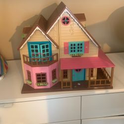 Doll House 