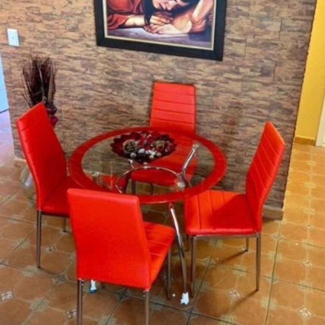 Brand new Dining set in box- Shop now pay later. 🔥Free Delivery🔥 